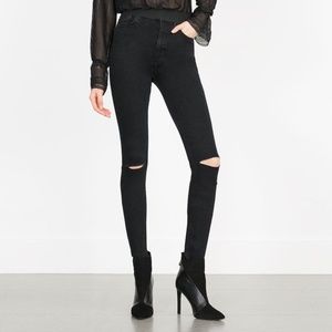 ZARA RIPPED KNEE BLACK JEANS